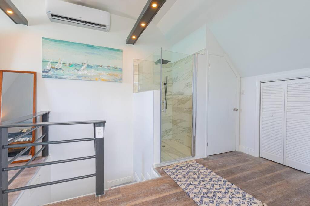 فيلا ناسوفي Harbour Mews - Oceanfront Townhouse المظهر الخارجي الصورة